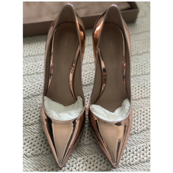 Gianvito Rossi - Metal Peach 105 Patent Leather Pumps (Size 37, US 7) - Picture 3 of 9